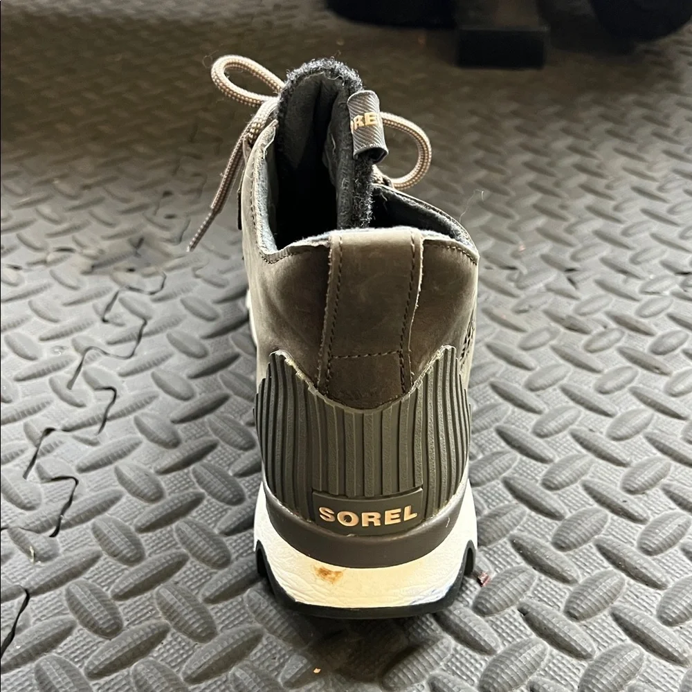 Sorel stylish sneakers